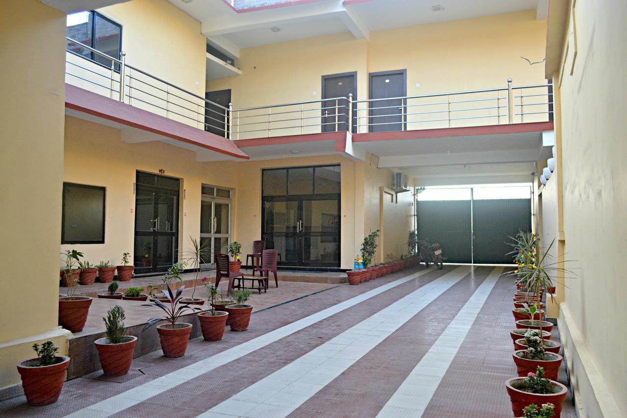 Hotel Bhammars Balangir ภายนอก รูปภาพ