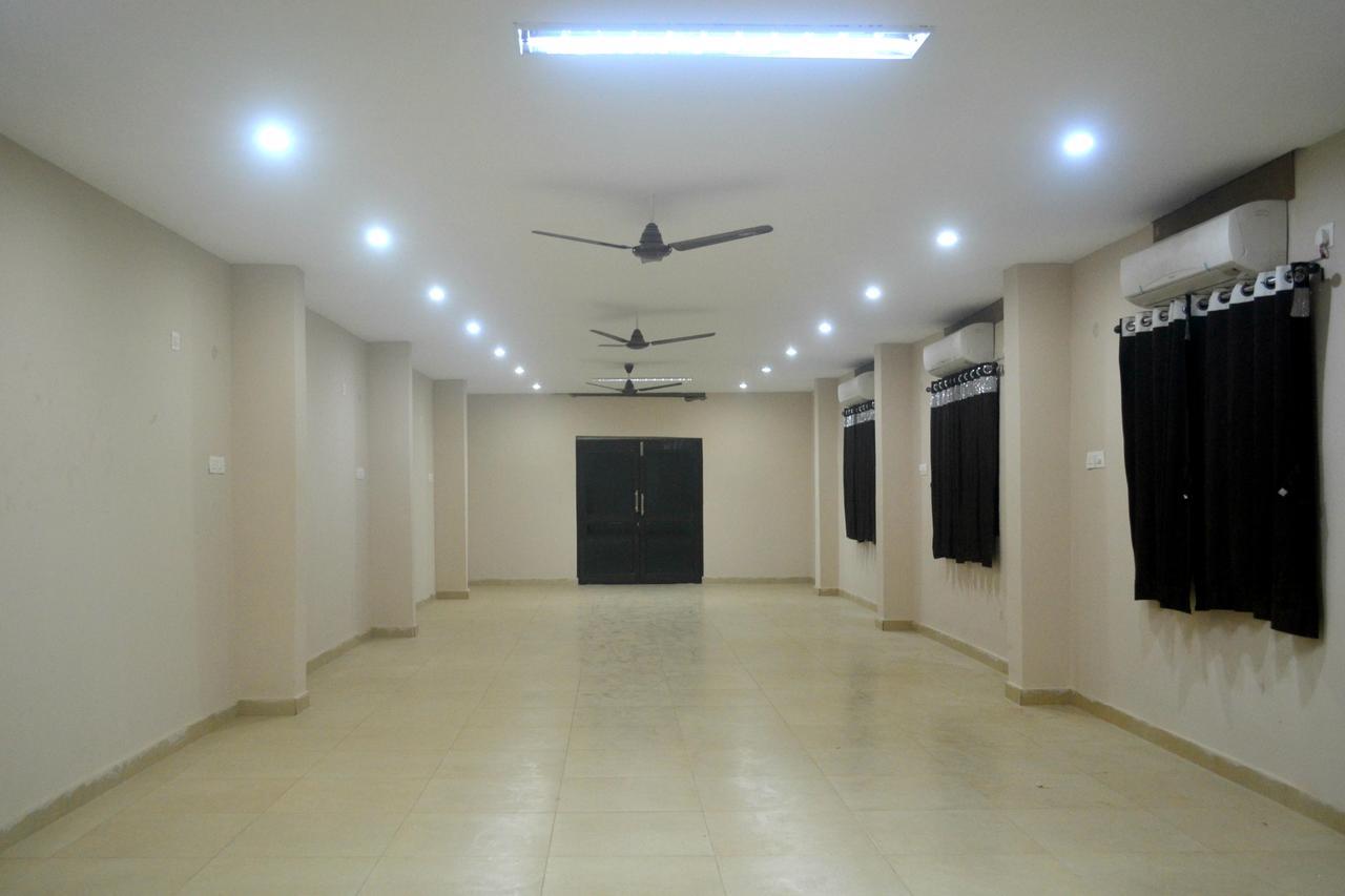 Hotel Bhammars Balangir ภายนอก รูปภาพ