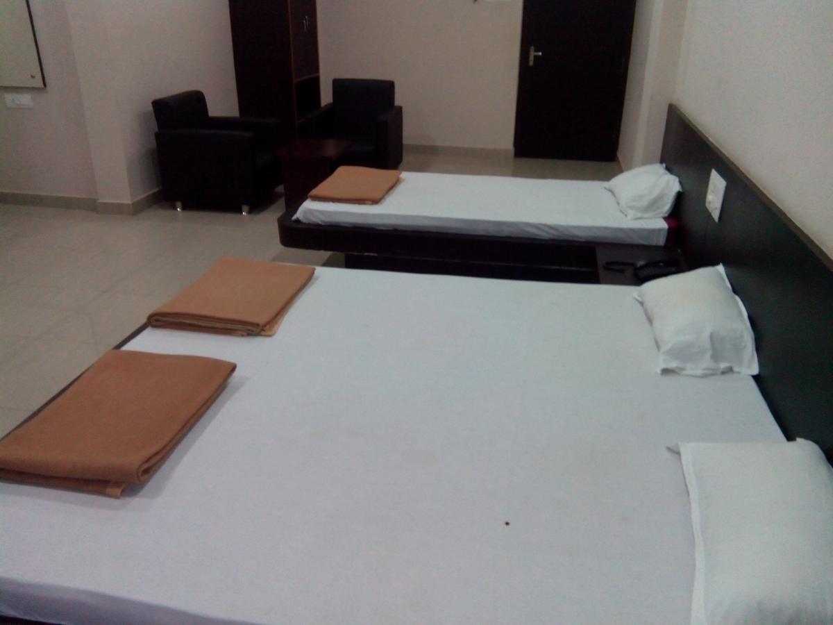 Hotel Bhammars Balangir ภายนอก รูปภาพ