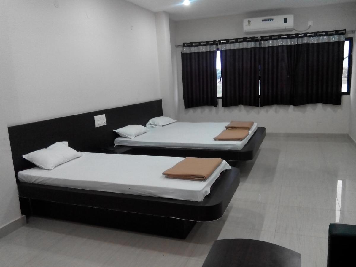 Hotel Bhammars Balangir ภายนอก รูปภาพ