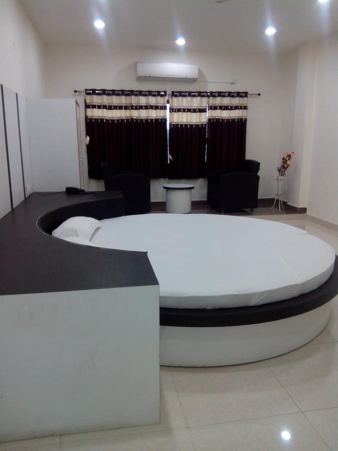 Hotel Bhammars Balangir ภายนอก รูปภาพ